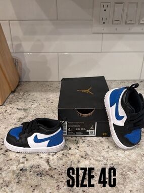 Nike Kids Blue Black White Low-Top Sneakers